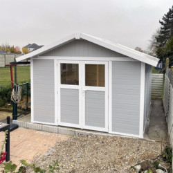 Abri de jardin en PVC 11,2m² DECO gris clair et blanc Grosfillex