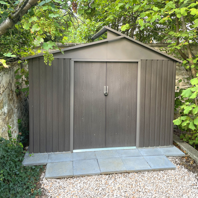 Abri de jardin métal avec puit de lumière 5,44m² imitation bois