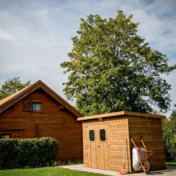 Abri en bois thermowood Theora 7,33m² + toiture Onduline HABRITA