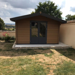 Abri de jardin composite aspect bois 14,44m² porte alu Woodlife