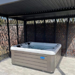 Pergola bioclimatique 10,80m² alu+moucharabiehs côtés 3m+3,60m HABRITA