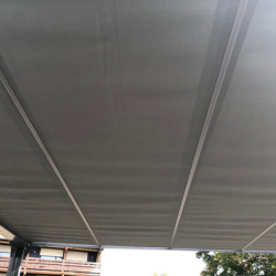 Toit de terrasse en aluminium gris 3x3m Couv’Terrasse® E Store