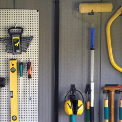 Abri en résine brossée Oakland 759 Brossium 6,6m²+plancher Keter