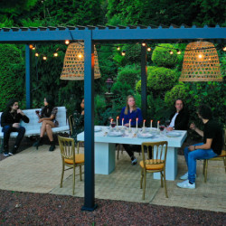 Pergola autoportante en alu gris avec lames orientable 3x6m Ombrea