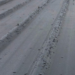 Abri premium bois composite double pente 5m² gris clair Woodlife Garden