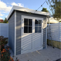 Abri toit plat en composite gris clair 4,41m² porte alu Woodlife Garden