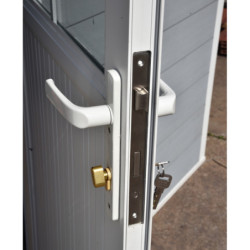 Abri toit plat en composite gris clair 4,41m² porte alu Woodlife Garden