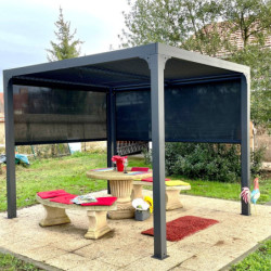 Pergola bioclimatique 7,20m² alu, lames orientables, 2 rideaux HABRITA