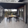 Pergola en alu gris 10,80m² + 5 panneaux déco + rideau latéral Habrita