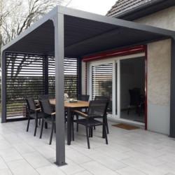 Pergola en alu gris 10,80m² + 2 panneaux de ventelles latérales Habrita
