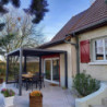 Pergola en alu gris 10,80m² + 2 panneaux de ventelles latérales Habrita