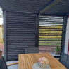 Pergola en alu gris 10,80m² + 3 panneaux de ventelles latérales Habrita