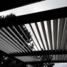 Pergola bioclimatique 21,52m² alu gris + toit avec lames écru HABRITA