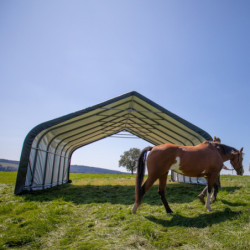 Abri pour animaux 49,6m² en acier et polyéthylène - Shelter Logic