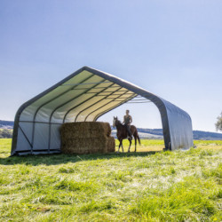Abri pour animaux 49,6m² en acier et polyéthylène - Shelter Logic