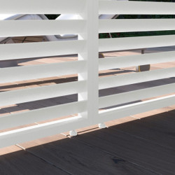 Panneau blanc latéral Ombrea à ventelles 1m