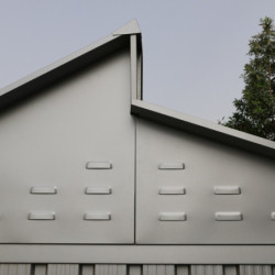 Abri en alu gris avec puits de lumière 4,33m² DURAMAX