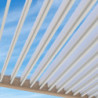 Pergola en alu aspect bois - lames blanches - store - 3x4m Ombrea