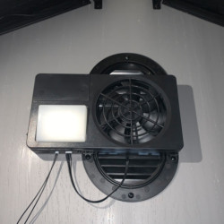 Eclairage et ventilation autonome solaire pour abri Docker Jobu