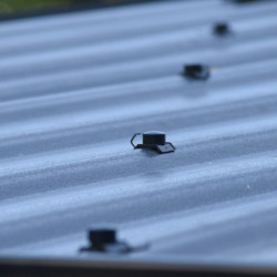 Abri toit plat composite anthracite 14,90m² porte alu Woodlife Garden