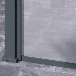 Pergola autoportante en alu gris avec 2 stores gris 3x6m Ombrea