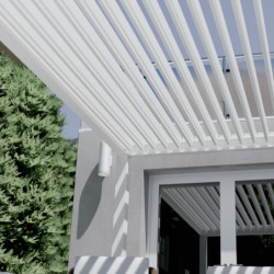 Pergola motorisée en alu blanc avec lames orientable 4x4m Ombrea
