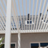 Pergola motorisée en alu blanc avec lames orientable 4x6m Ombrea