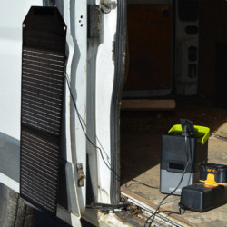 Pack batterie mobile Izywatt 250 et panneau semi-rigide 60W
