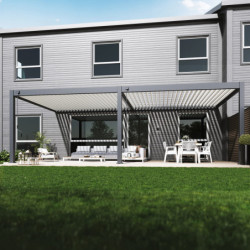 Pergola adossée en alu anthracite avec lames blanches 4x8m Ombrea